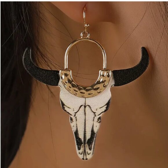 NEW Western Earrings - White & Black Bulls Head Cow - 18K Gold Plated finding - Picture 2 of 4